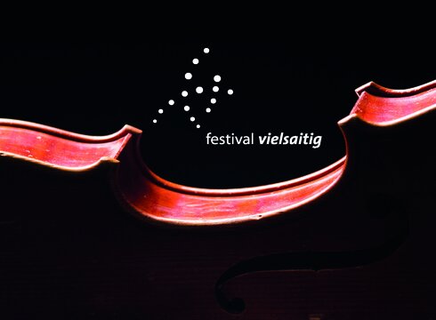 Zur Veranstaltungswebsite Das Bild zeigt das Key Visual des Kammermusikfestivals "vielsaitig".
