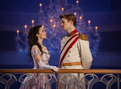 Zur Festspielhaus-Website Die Füssener Hauptdarsteller Katia Bischoff und Oedo Kuijpers in einer Szene des Musicals "Rudolf. Der letzte Kuss"